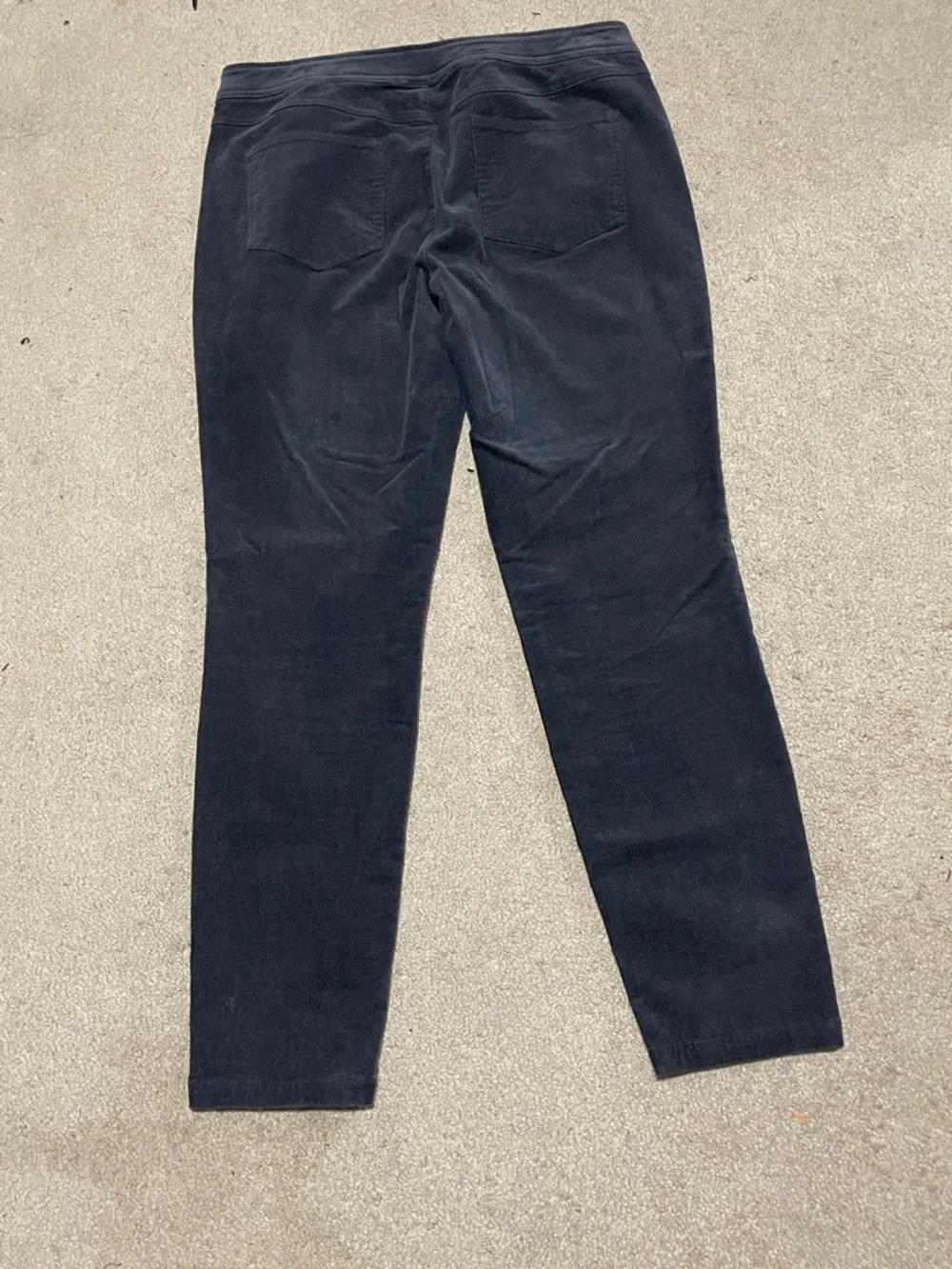 Tribal High-Rise greyish Slim Jogger Pants for Women - Picture 5 of 5